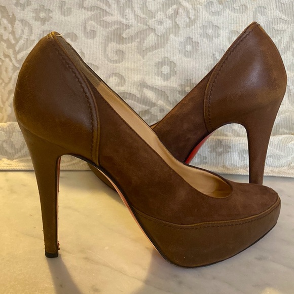 Christian Louboutin Nut Brown Defil Pump - Picture 2 of 9